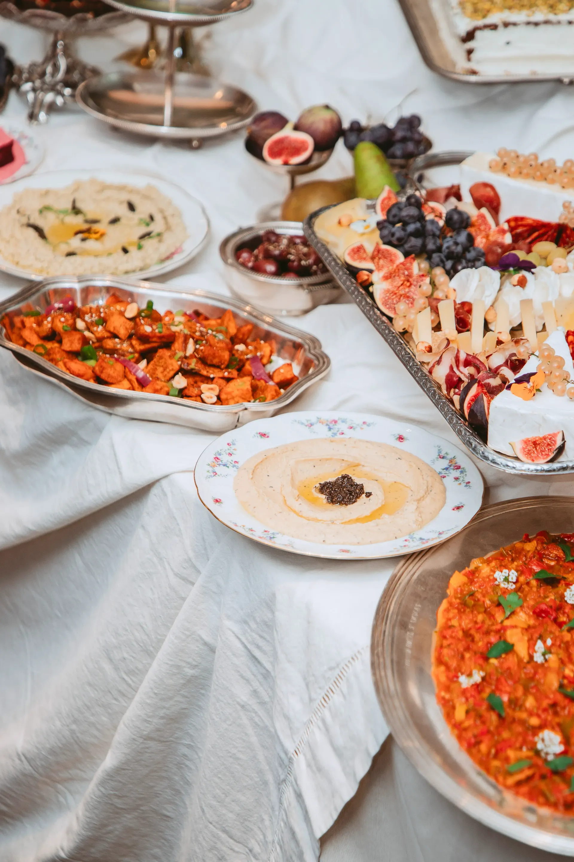 Patates douces rôties au four et houmous